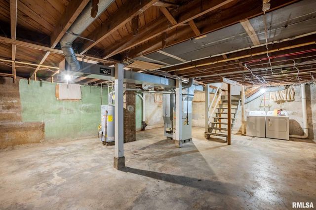 318 3RD Street, Marion, IL 62959