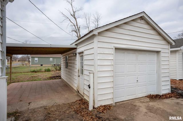 318 3RD Street, Marion, IL 62959