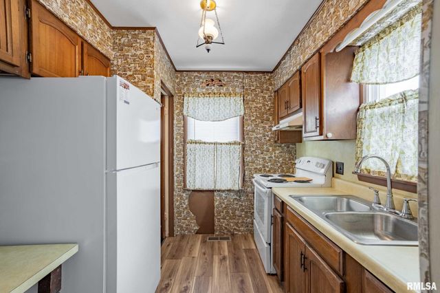 318 3RD Street, Marion, IL 62959