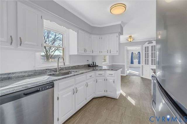 1928 Lake Rd, Lottsburg, VA 22511