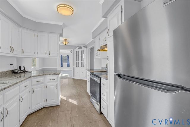 1928 Lake Rd, Lottsburg, VA 22511