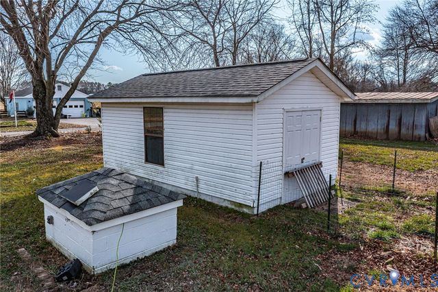 1928 Lake Rd, Lottsburg, VA 22511