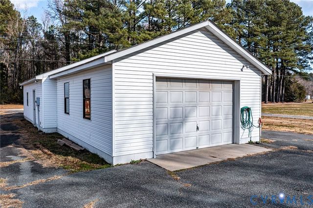 1928 Lake Rd, Lottsburg, VA 22511