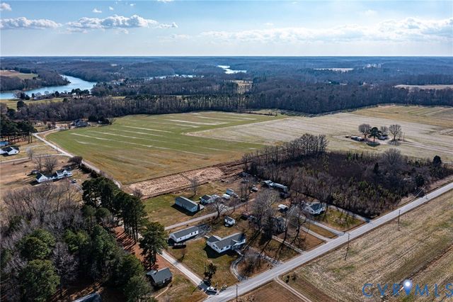 1928 Lake Rd, Lottsburg, VA 22511