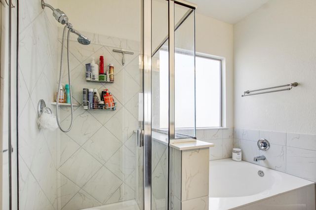 205 E Travers Stake TRL, Elgin, TX 78621