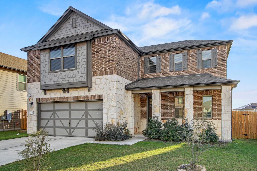 205 E Travers Stake TRL, Elgin, TX 78621