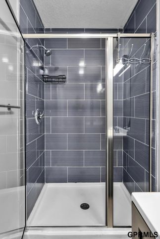 1911 S 14th Street, Omaha, NE 68108