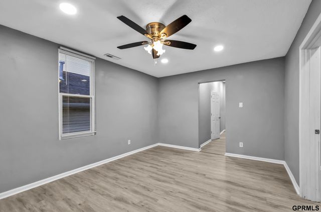 1911 S 14th Street, Omaha, NE 68108