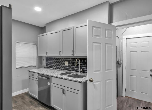 1911 S 14th Street, Omaha, NE 68108