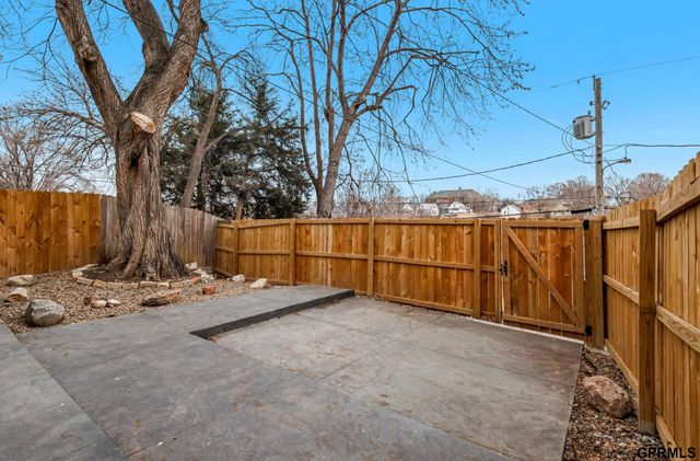 1911 S 14th Street, Omaha, NE 68108