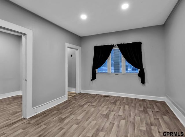 1911 S 14th Street, Omaha, NE 68108