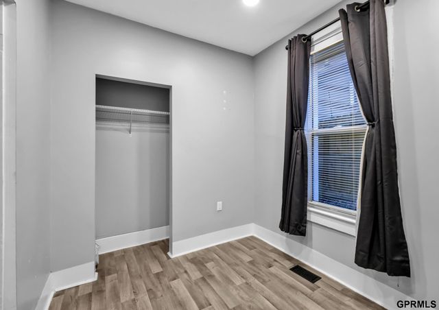 1911 S 14th Street, Omaha, NE 68108