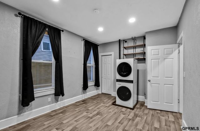 1911 S 14th Street, Omaha, NE 68108