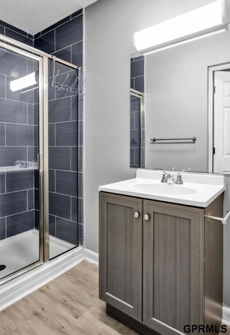 1911 S 14th Street, Omaha, NE 68108