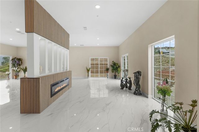 5591 N Pinnacle, San Bernardino, CA 92407