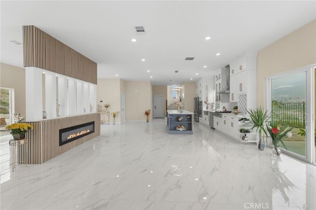 5591 N Pinnacle, San Bernardino, CA 92407