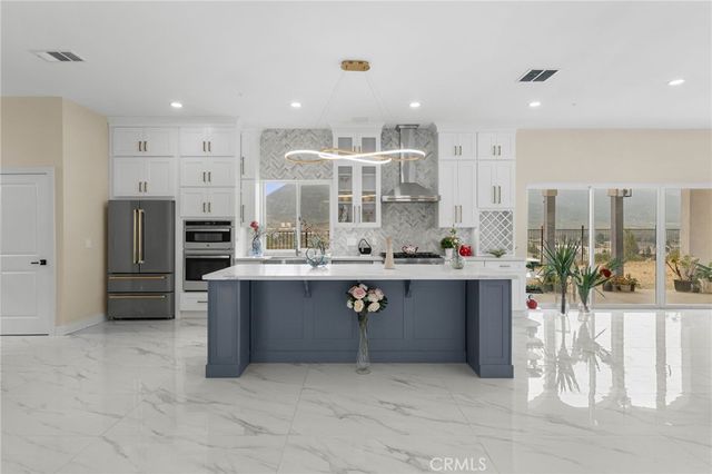 5591 N Pinnacle, San Bernardino, CA 92407