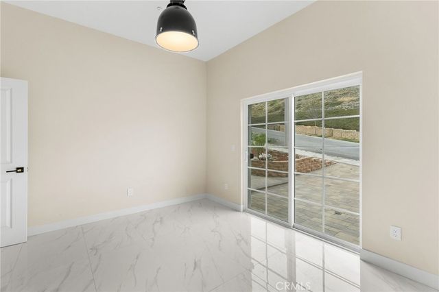 5591 N Pinnacle, San Bernardino, CA 92407