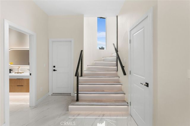 5591 N Pinnacle, San Bernardino, CA 92407