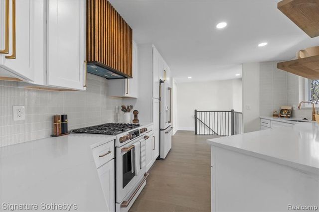6895 Dublin Fair Road, Troy, MI 48098