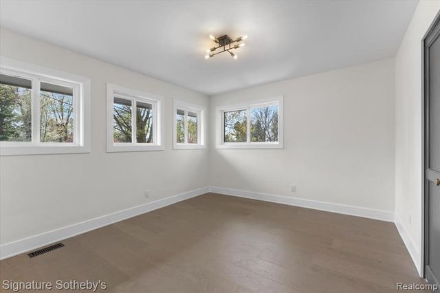 6895 Dublin Fair Road, Troy, MI 48098