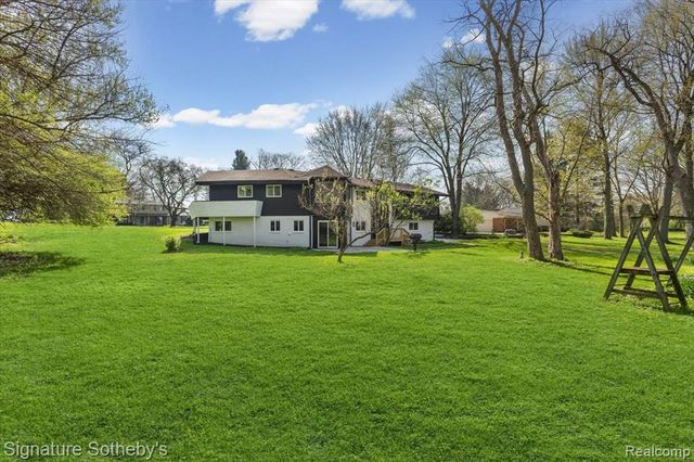 6895 Dublin Fair Road, Troy, MI 48098
