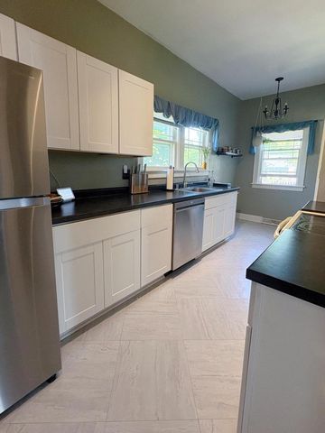 136 W Wabash AVENUE, Waukesha, WI 53186