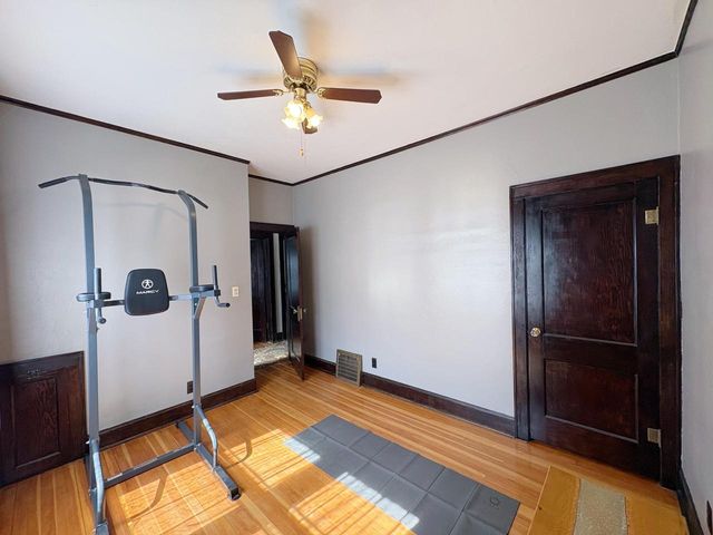 136 W Wabash AVENUE, Waukesha, WI 53186