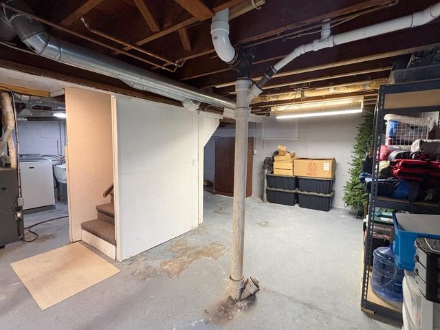 136 W Wabash AVENUE, Waukesha, WI 53186