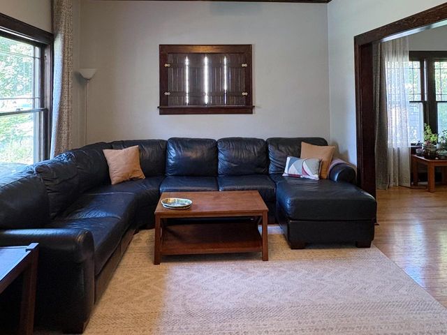 136 W Wabash AVENUE, Waukesha, WI 53186