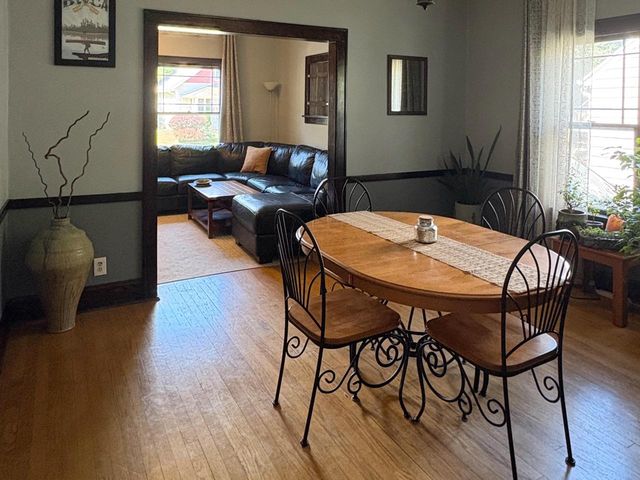136 W Wabash AVENUE, Waukesha, WI 53186