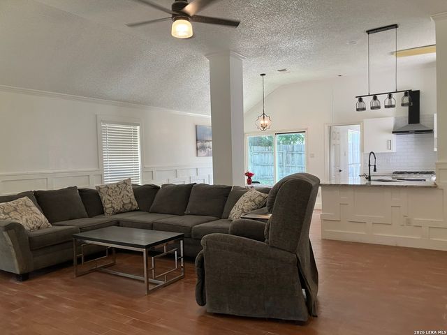 7702 Rohrdanz, Live Oak, TX 78233