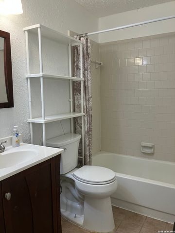 7702 Rohrdanz, Live Oak, TX 78233