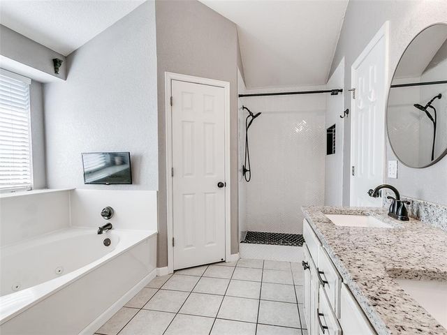 908 SE 38th Street, Moore, OK 73160