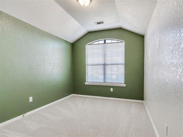 908 SE 38th Street, Moore, OK 73160