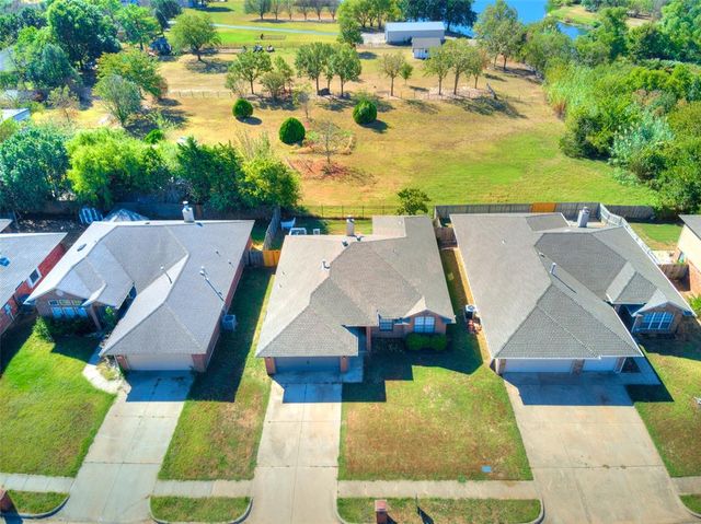 908 SE 38th Street, Moore, OK 73160