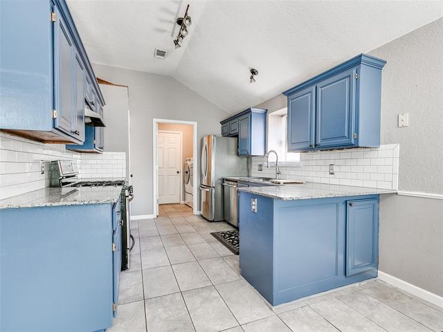 908 SE 38th Street, Moore, OK 73160