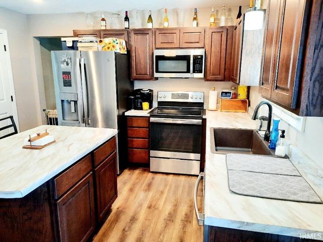 1817 N Lake Forest Drive, Yorktown, IN 47396