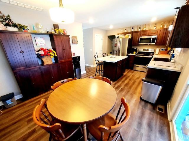 1817 N Lake Forest Drive, Yorktown, IN 47396