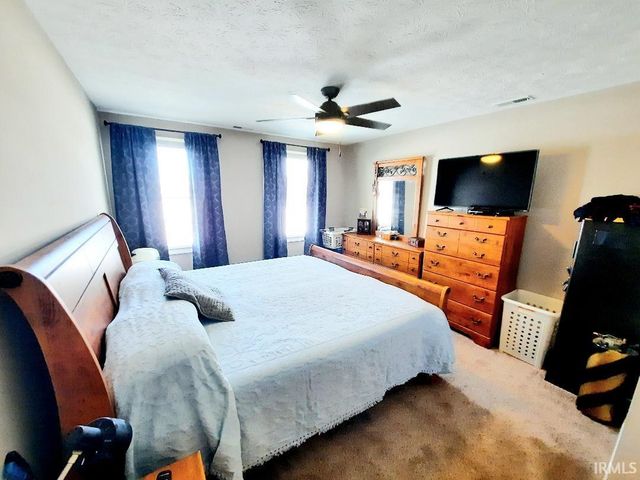 1817 N Lake Forest Drive, Yorktown, IN 47396