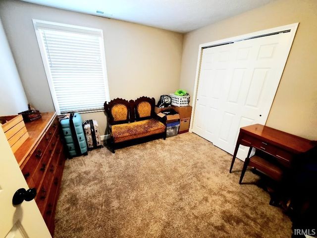 1817 N Lake Forest Drive, Yorktown, IN 47396