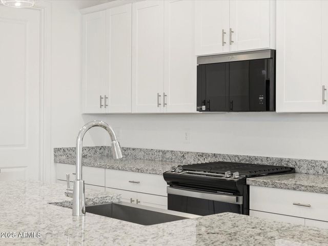 18228 N PIETRA Drive, Maricopa, AZ 85138