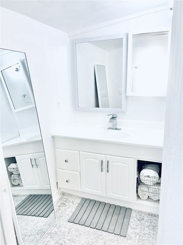 13111 Sierra, Agua Dulce, CA 91390