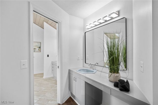 32560 Wintergreen Drive, Solon, OH 44139