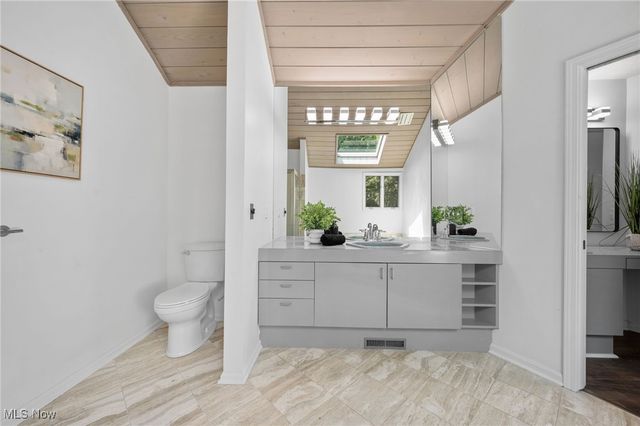 32560 Wintergreen Drive, Solon, OH 44139