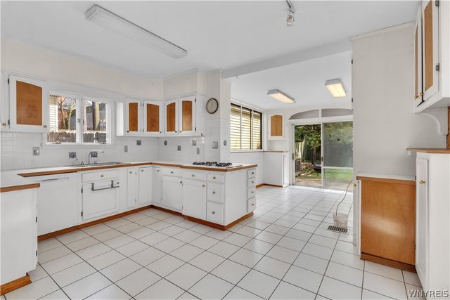 41 Irving Place, Buffalo, NY 14201