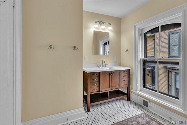 41 Irving Place, Buffalo, NY 14201
