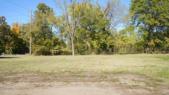 2605 E Central Street, Joplin, MO 64801