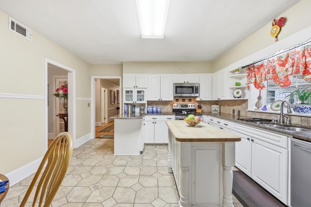 705 Woodland Drive, Kingstree, SC 29556