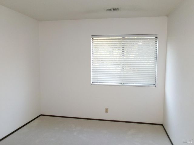 9453 Jessica Dr, Windsor, CA 95492